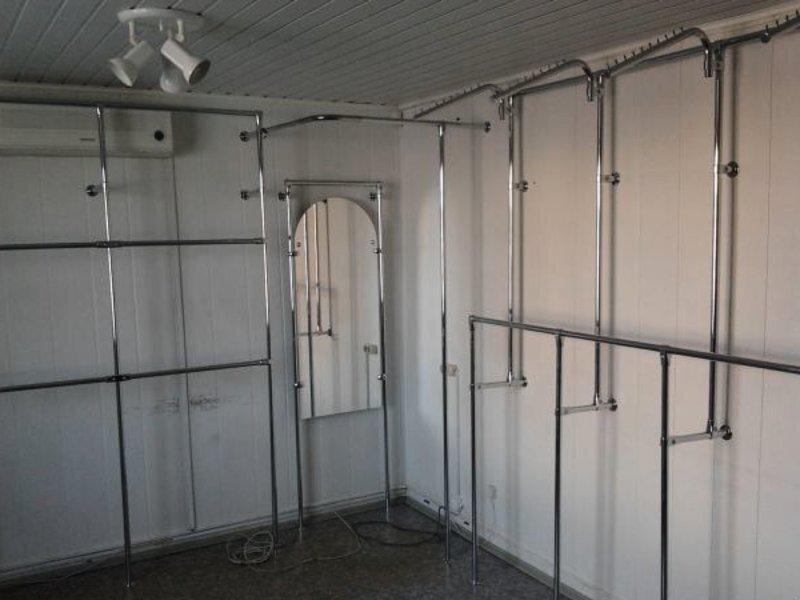 Помещение, оборудованное с помощью стоек и кронштейнов системы Joker