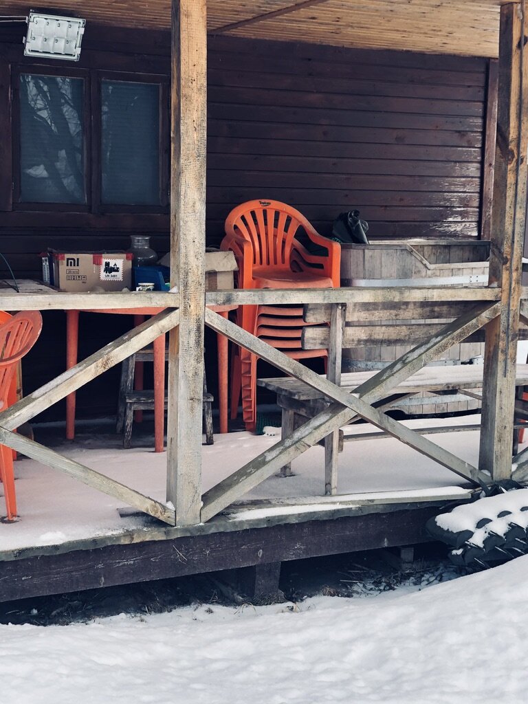Вот это место под верандой. Везде фото автора. 
