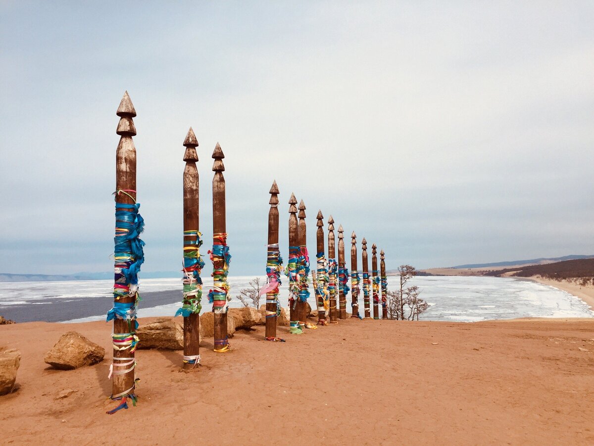 Сэргэ - местные деревянные хозяева