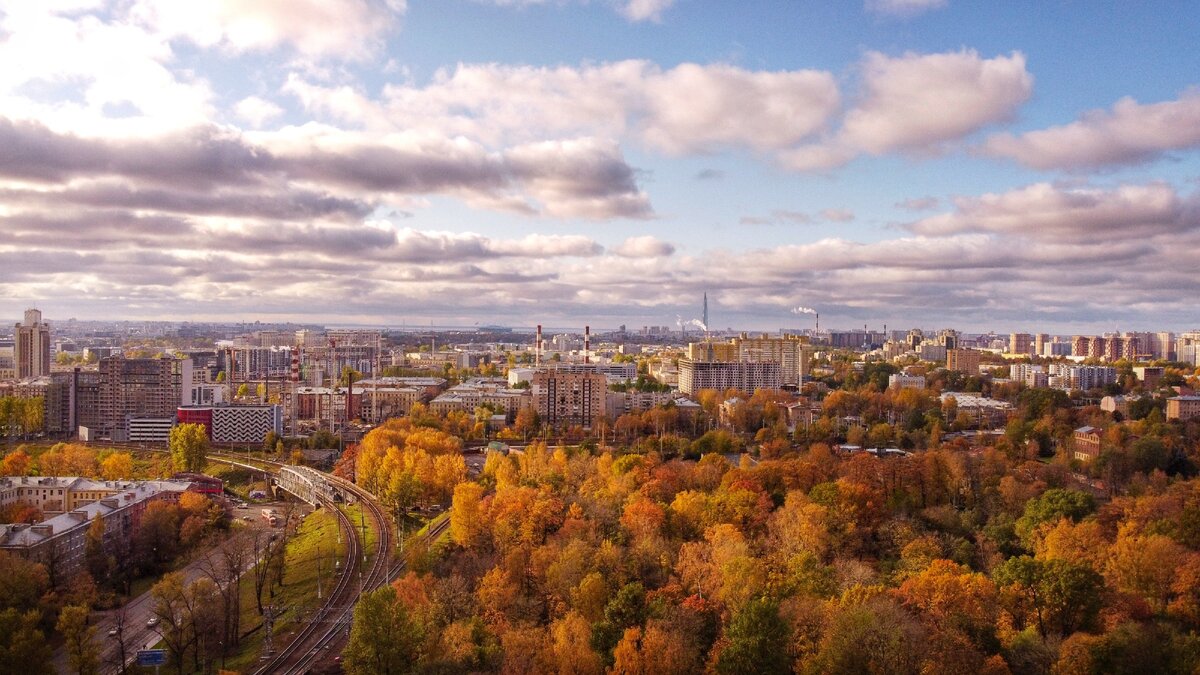 Парк ЛТА в контексте городской застройки.