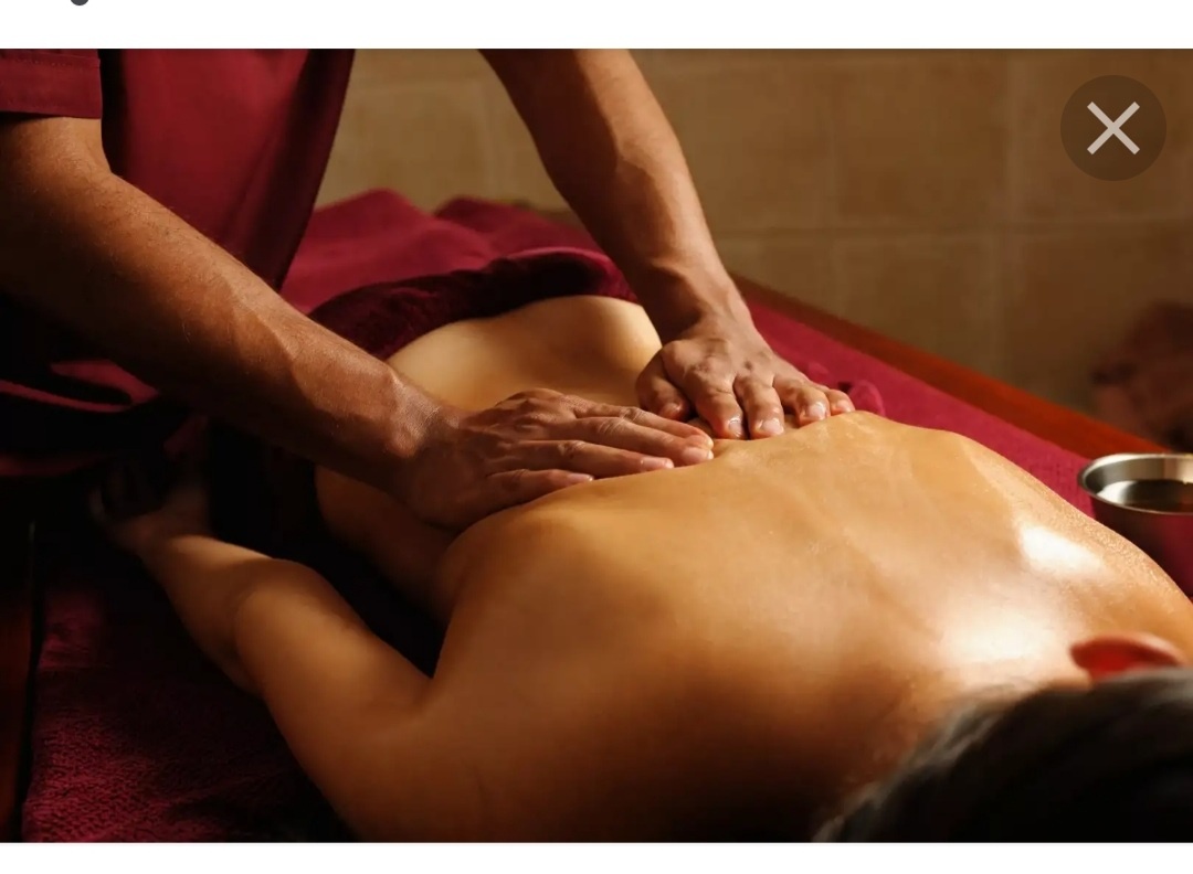 Свечи, умелые руки,полный улёт в мир грёз и фантазий...Восток славится своими чудодейственными массажами!