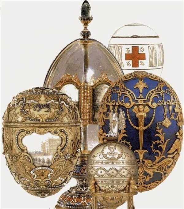 Императорские пасхальные яйца из коллекции VMFA: «Царевич», «Пеликан», «Петр Великий», «Красный крест с портретами», «Яйцо с вращающимися миниатюрами».