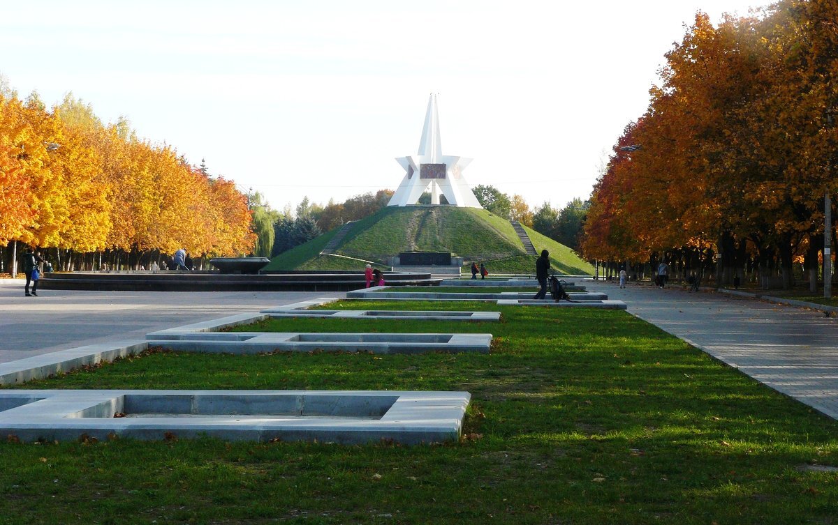 Брянщина фото. Курган бессмертия брянск. Памятник курган бессмертия. Курган бессмертия брянск достопримечательности брянска. Курган бессмертия брянск вид сверху.
