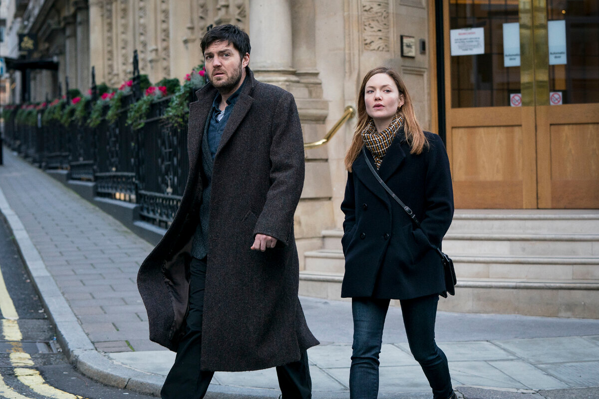 Кадр из сериала "Страйк"