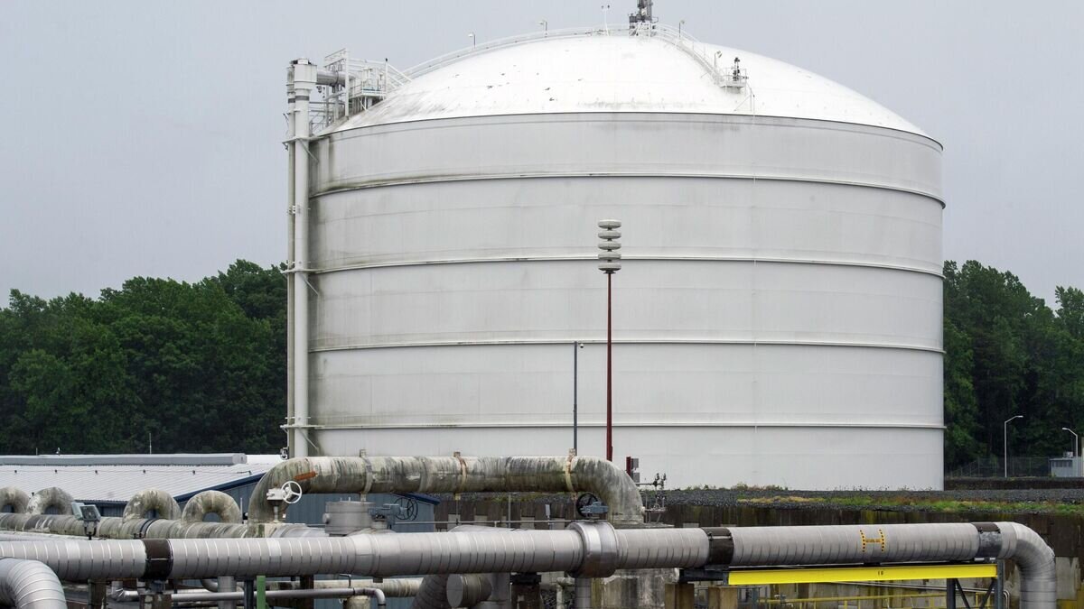 Резервуар с сжиженным природным газом на терминале для отгрузки в штате Мэриленд, США© AP Photo / Cliff Owen
