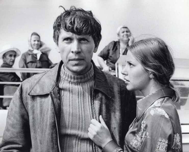 В фильме "Молодая жена"