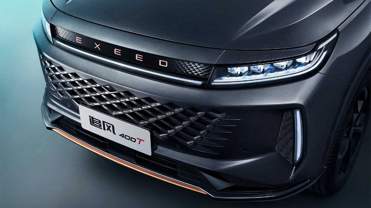 На фото: обновленный кроссовер Exeed LX