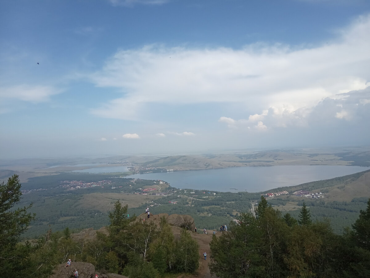 Озеро Банное - самое большое  из трех на фото .