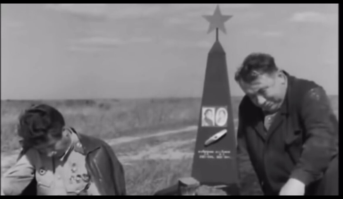 Кадр из фильма «В бой идут одни старики». Скриншот сделан автором.