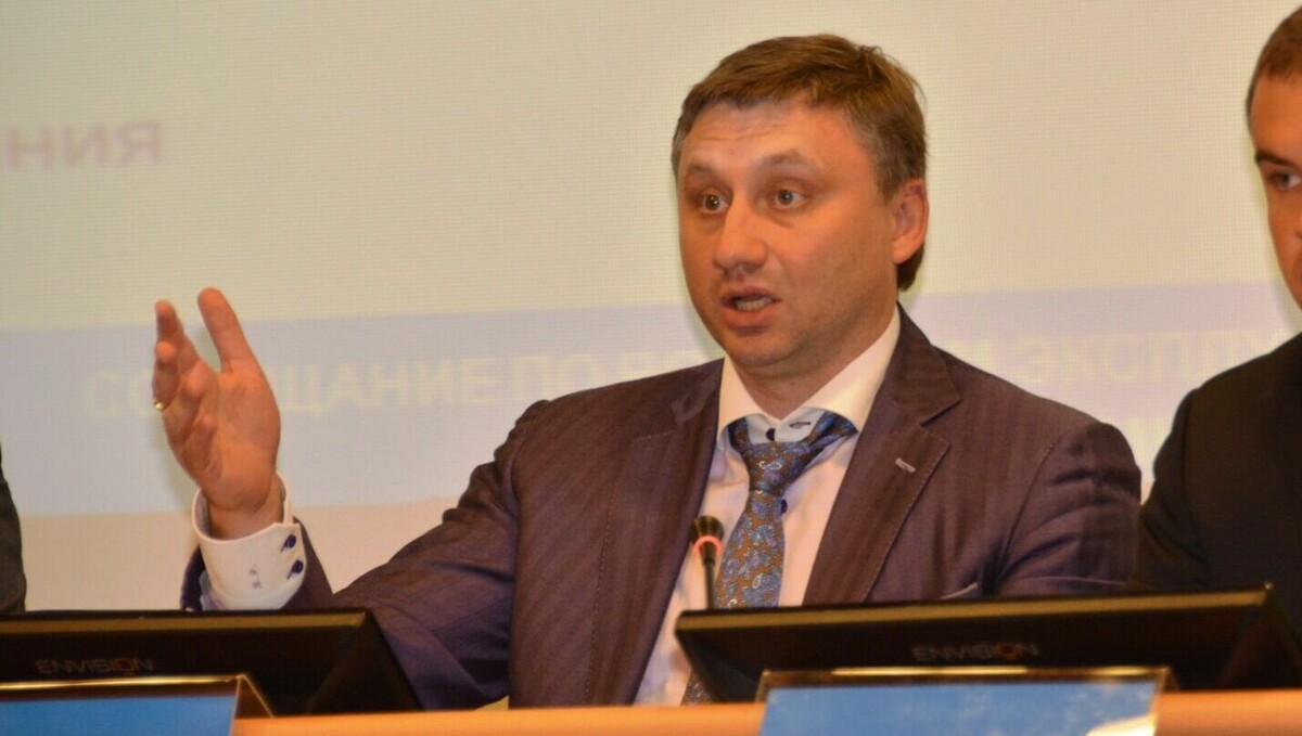     Обвиняемый в мошенничестве экс-зампред правительства Ставрополья во время дачи показаний подтвердил, что брал деньги у пострадавшего, но заверил, что вернул их, сообщает корреспондент NewsTracker из зала суда.
