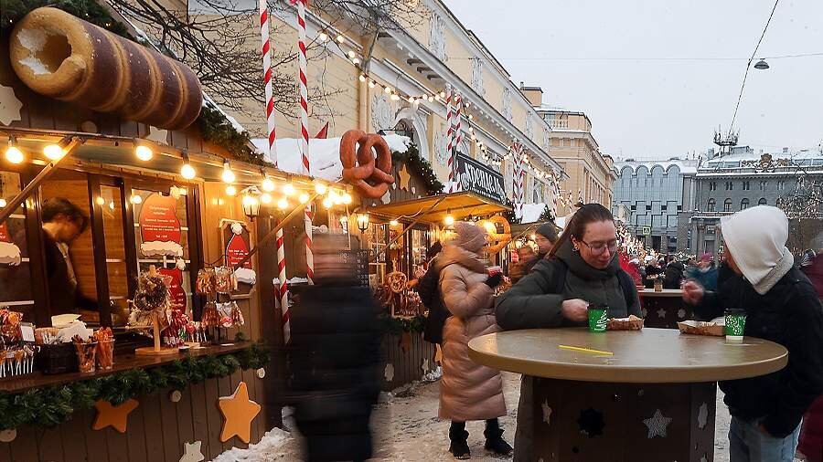 В период новогодних праздников Санкт-Петербург становится одним из центров внутреннего туризма.