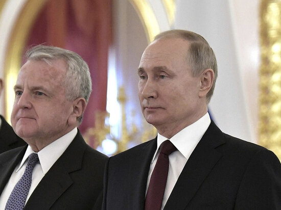     Джон Салливан и Владимир Путин / Global Look Press