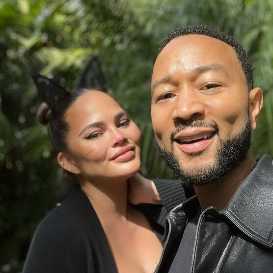     Джон Ледженд и Крисси Тейген стали трижды родителями