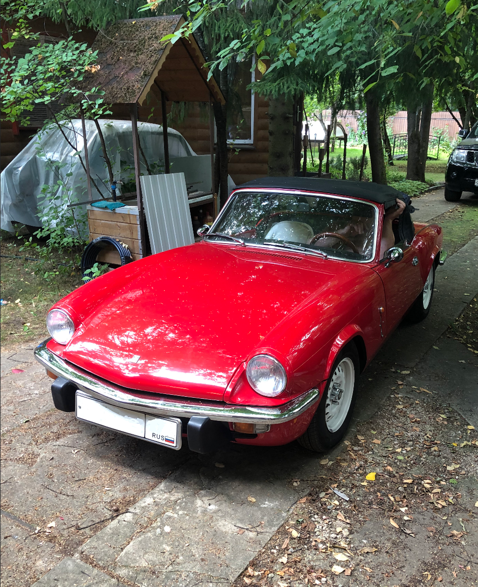 Triumph Spitfire вид снаружи
