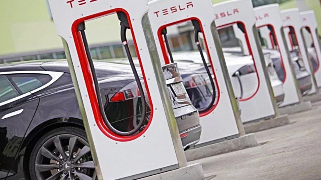 Лидером рынка электромобилей в России пока остаётся Tesla