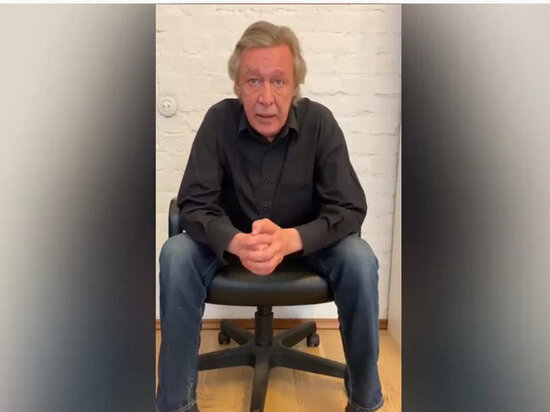     скриншот с видеообращения актёра к семье погибшего рязанца Сергея Захарова