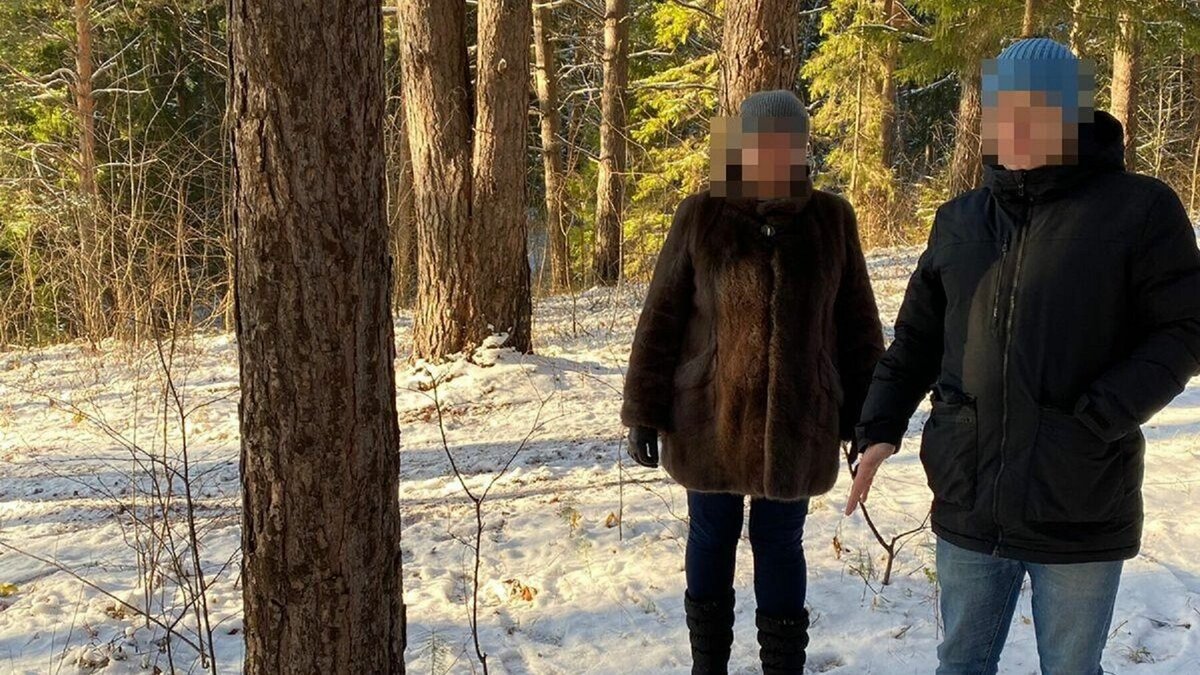     В Ижевске завершено расследование уголовного дела по обвинению троих местных жителей в сбыте крупных партий наркотиков. Закладки они прятали в лесу на территории Октябрьского района удмуртской столицы.