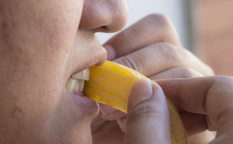 Le banane sono la fonte più ricca di potassio, quindi dovrebbero essere consumate regolarmente. Soprattutto nelle famiglie con bambini piccoli. Ma le bucce di banana non possono essere meno utili del frutto stesso.-3