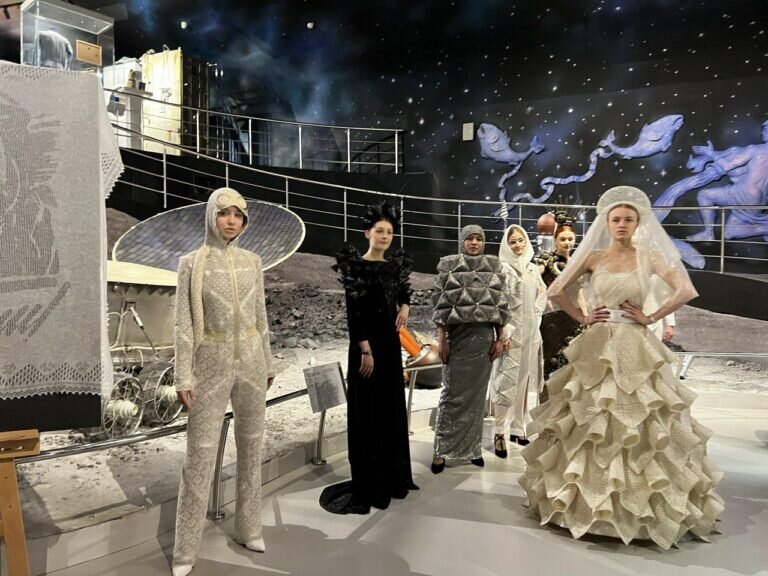    В Музее космонавтики на ВДНХ прошла выставка «Платок и космос. Оренбургская история» Белов Михаил Александрович