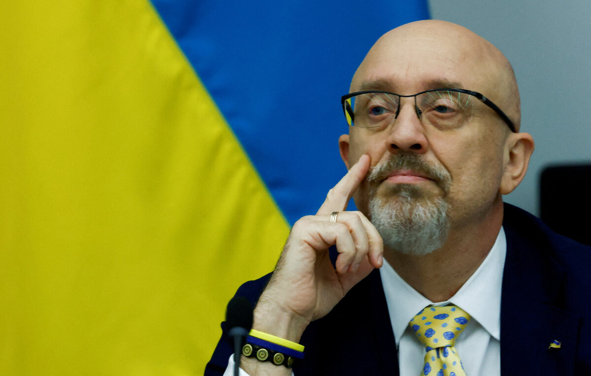    Министр обороны Украины Алексей Резников  REUTERS/Yves Herman