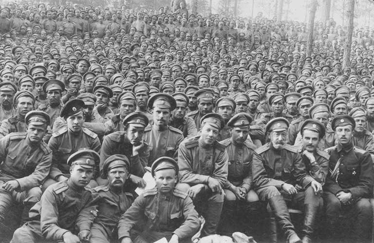 Половина русского мужского населения прошла армию в годы Второй Отечественной.
