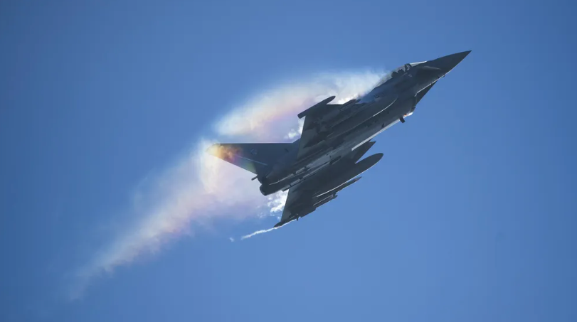 Истребитель Eurofighter Typhoon ВВС Германии © Christophe Gateau/dp