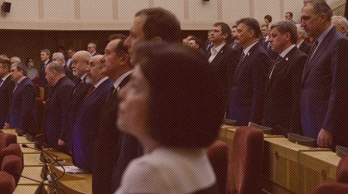    Депутаты на внеочередной сессии Законодательного собрания Новосибирской области
