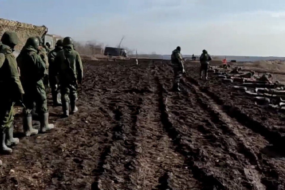     Боевое слаживание мобилизованные проходят на полигонах под руководством инструкторов с многолетним опытом на передовой Донбасса. Фото: Народная милиция ДНР