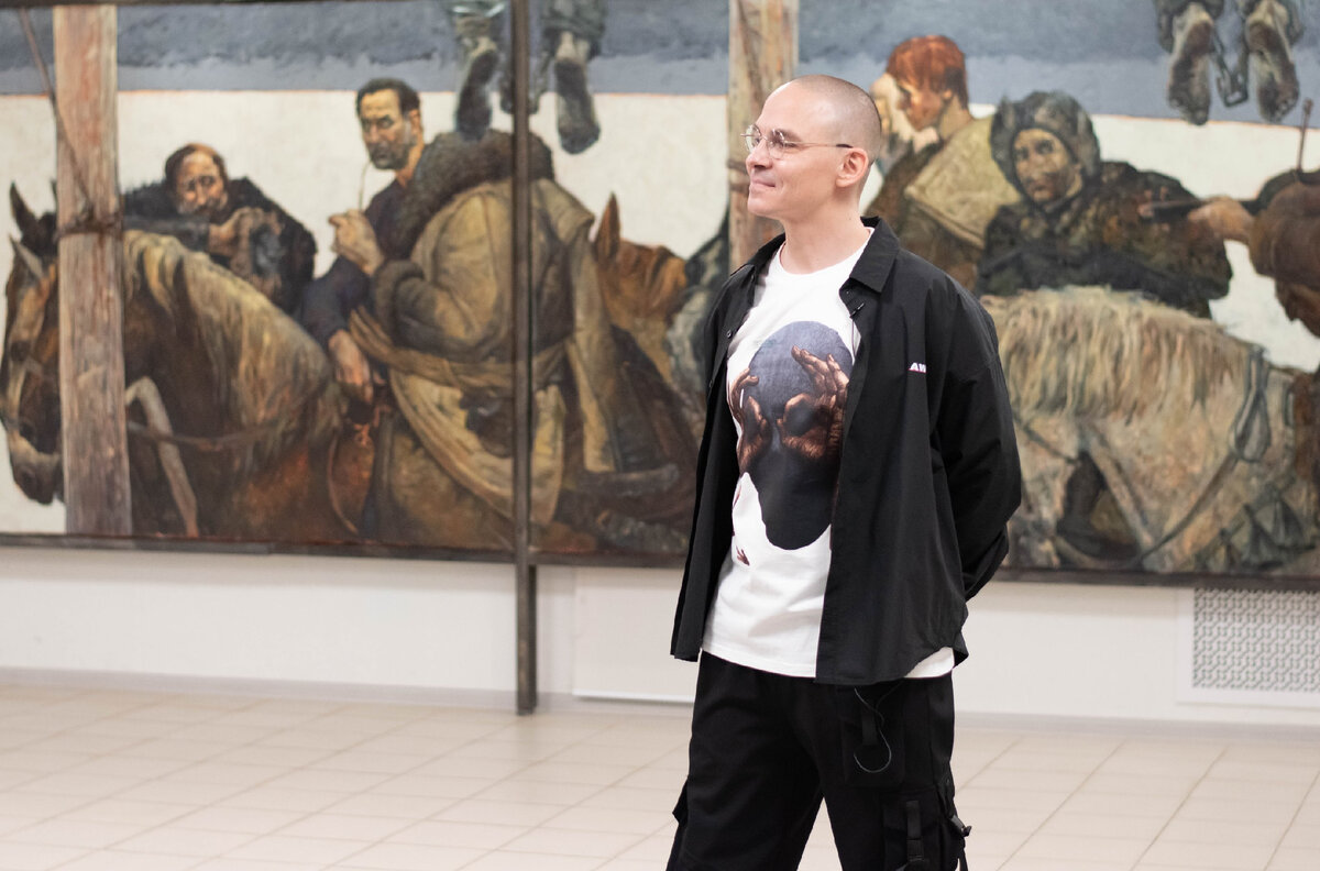 Слава Ерещук на вернисаже выставки "ЛИЧНОЕ. ЧЕСТНОЕ. ЧАСТНОЕ" в Музее Актуального Реализма 18 февраля 2023 г. Автор фото А.Яновский