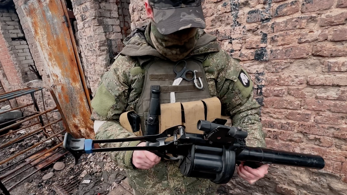    Боец группы "Вагнер" о натовском вооружении, оставленном ВСУ при отступлении© РИА Новости
