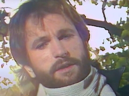     Смерть музыканта покрыта тайной. Фото: скрин из клипа «Чистые пруды»