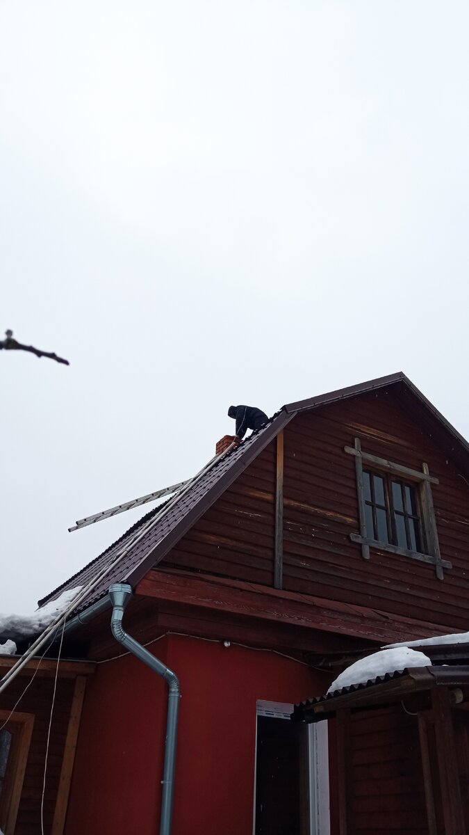 Муж на крыше