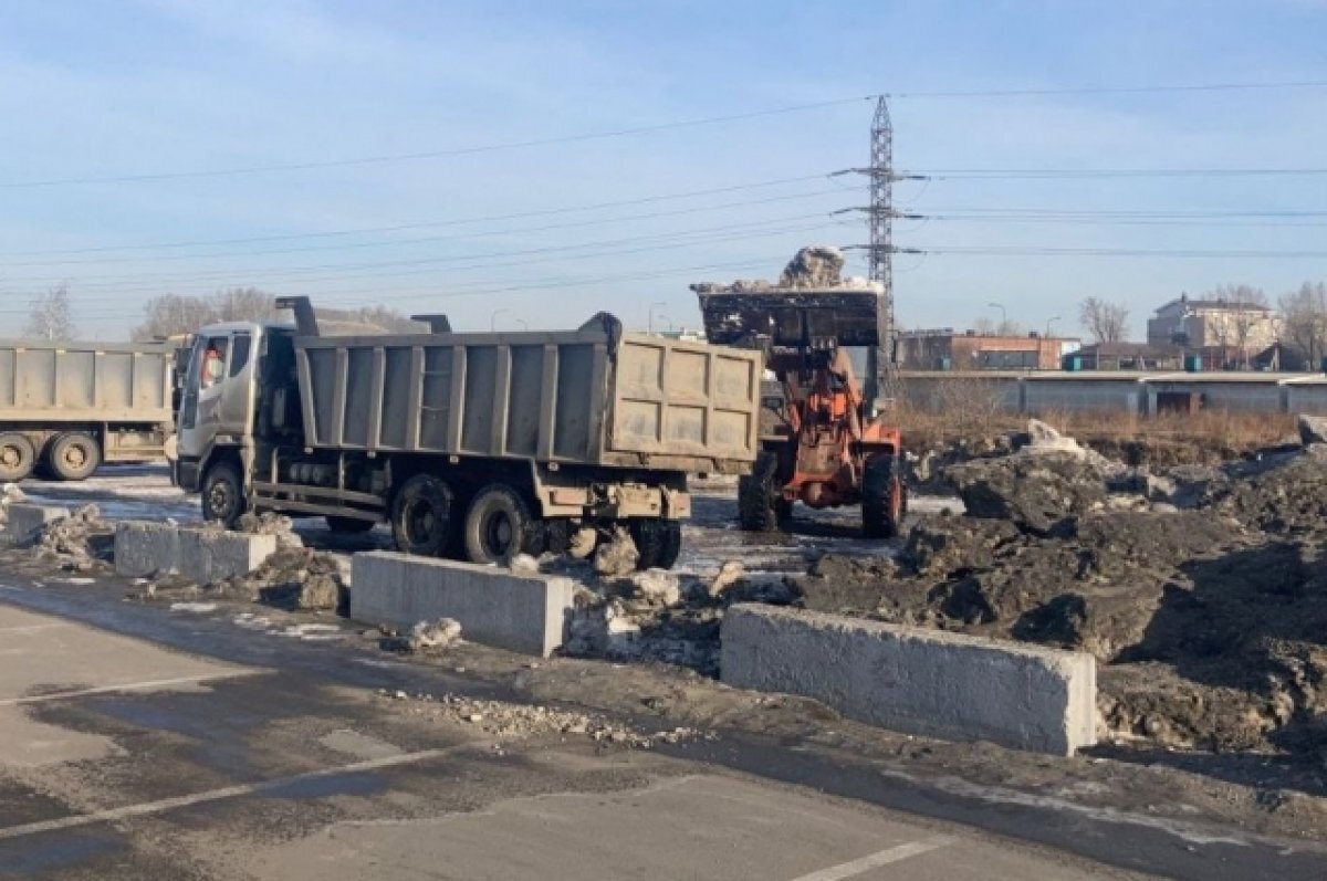    Свалку снега на берегу Ушаковки в Иркутске ликвидируют до 27 марта