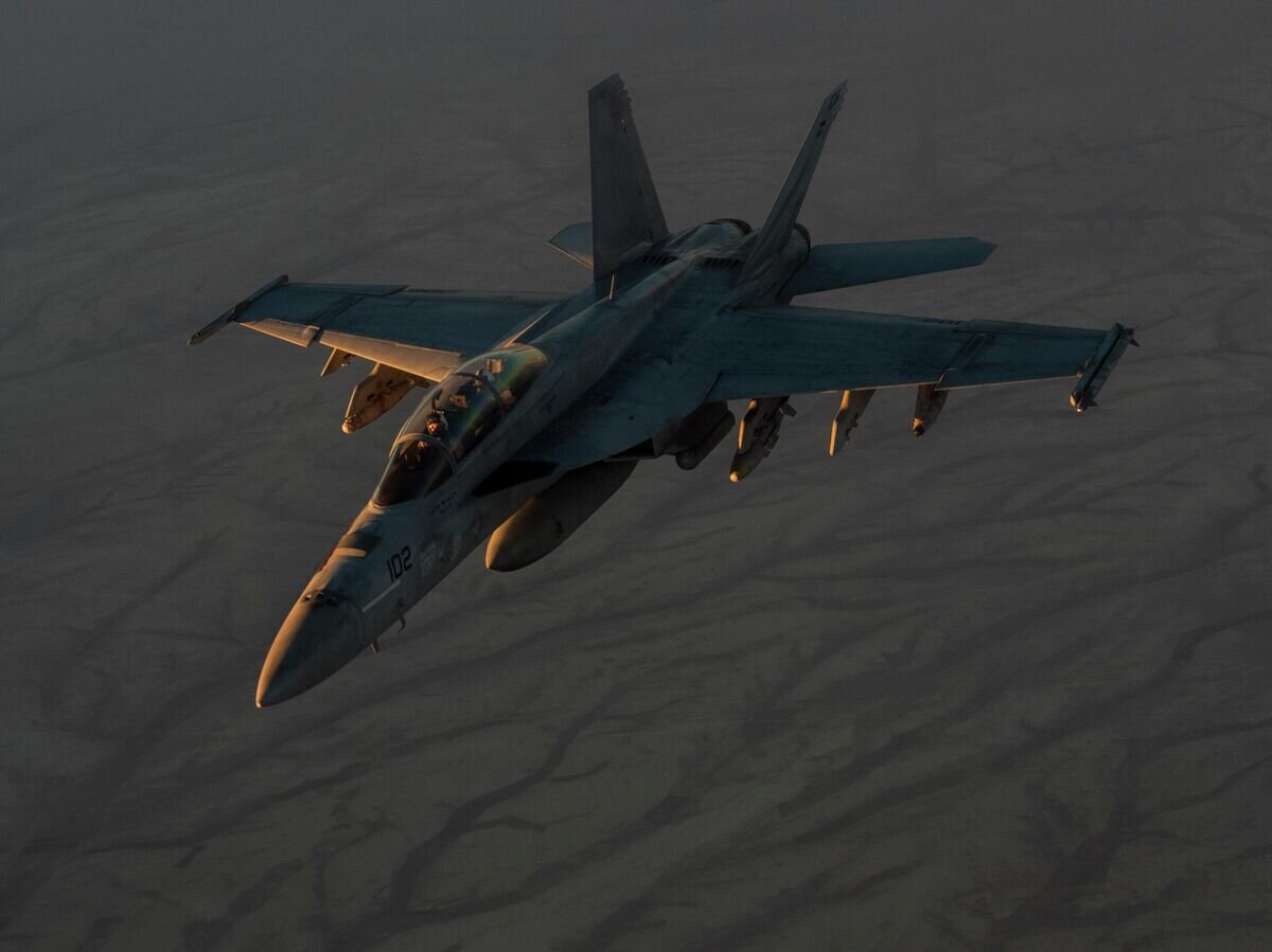    Истребитель F/A-18 ВМС США в небе над Сирией© Фото : U.S. Air Force / Tech. Sgt. Gregory Brook