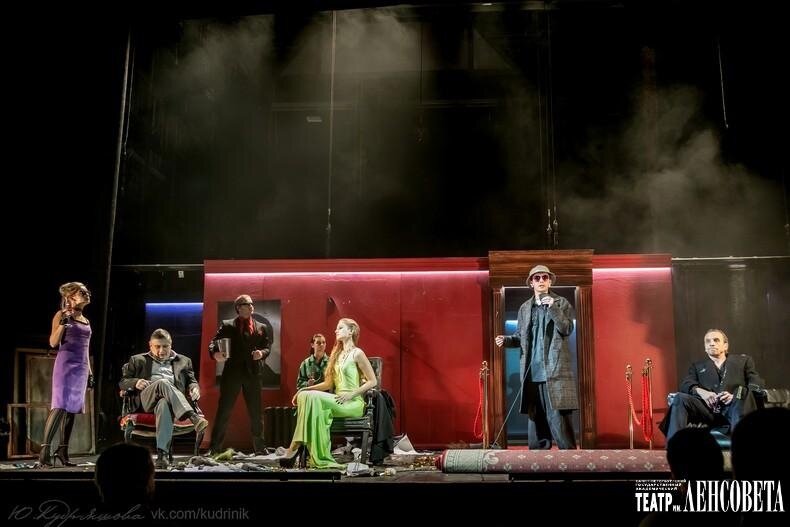 Сцена из спектакля. Фото Ю. Кудряшовой