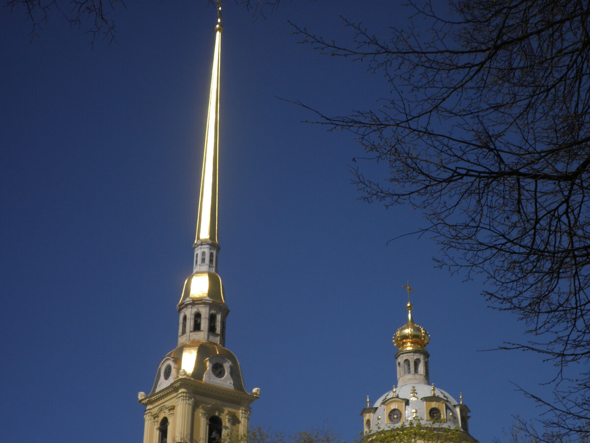 шпиль петропавловской крепости в санкт петербурге