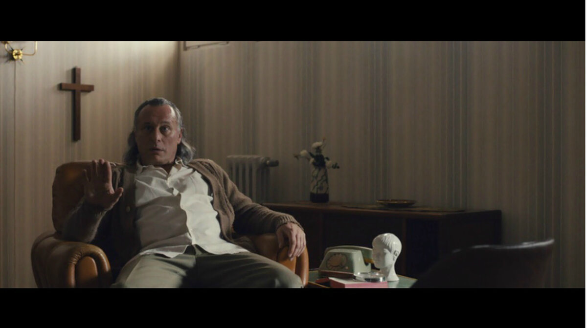 Кадр из фильма "Колония Дигнидад"