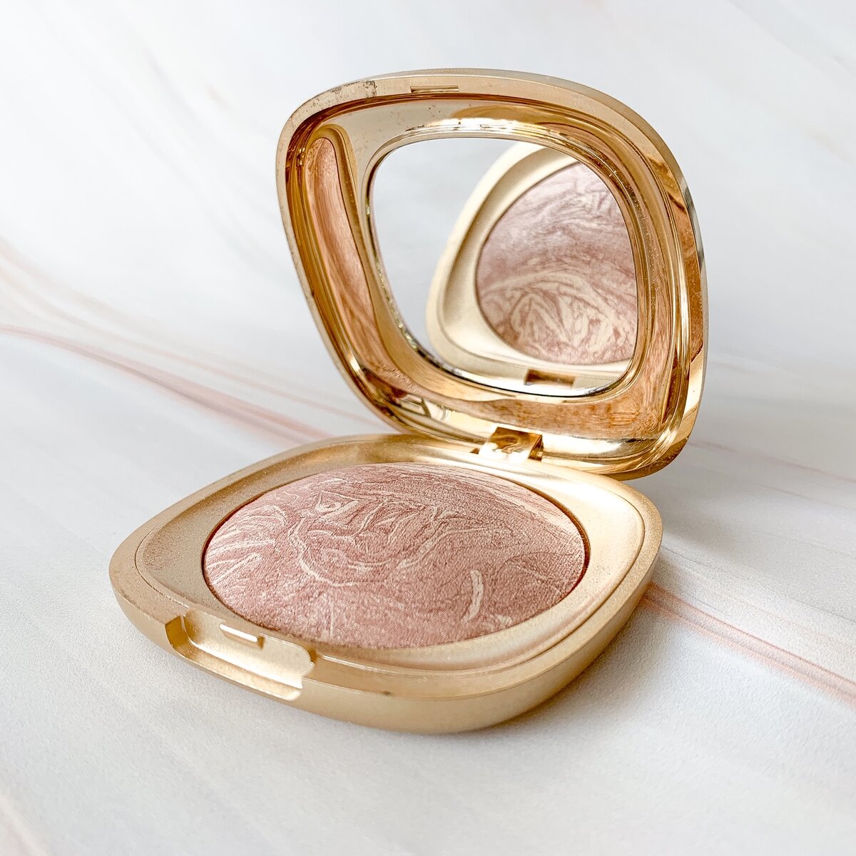 Kiko - Ocean Feel Highlighter (02 ‘Virtuous Golden Rose)
