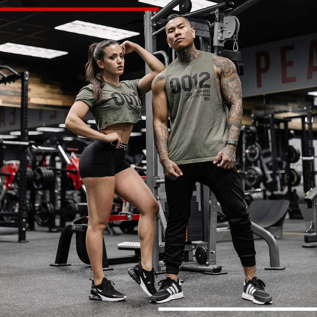 Тренировка вместе. Спортивные пары в зале. Фитнес пара. Спортивная пара в тренажерном зале. Спортивные пары в спортзале.