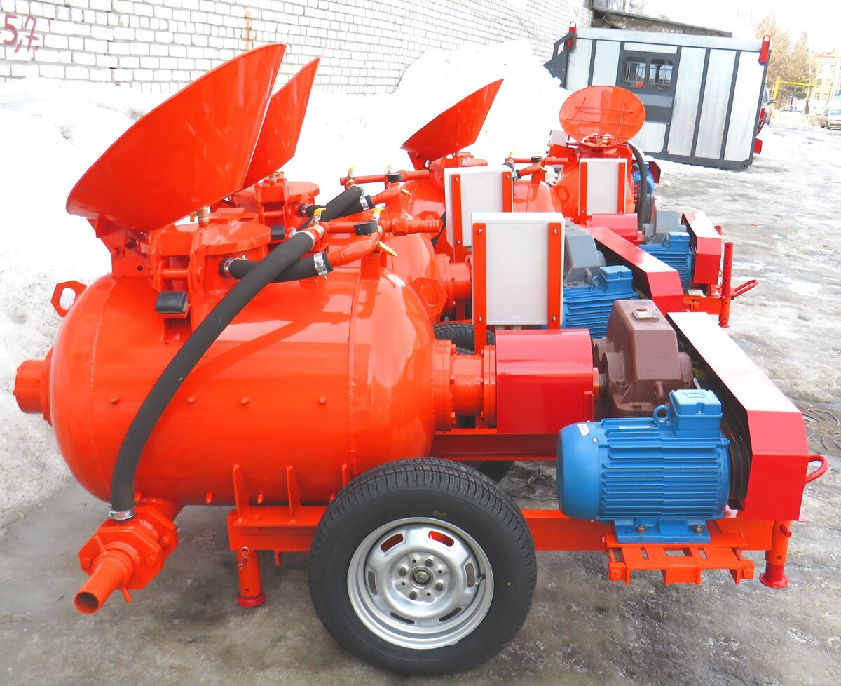 Фото пневмонагнетателя СО-241 К-Р11 с отгрузки и поступления на склад