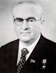 Председатель КГБ(1967-1982), Член Политбюро ЦК КПСС(1973-1984),Секретарь ЦК КПСС(1962-1967,1982), Генеральный секретарь ЦК КПСС(1982-1984), Председатель Президиума Верховного Совета СССР(1983-1984) Ю.В.Андропов(1914-1984). Фото в общем доступе. 