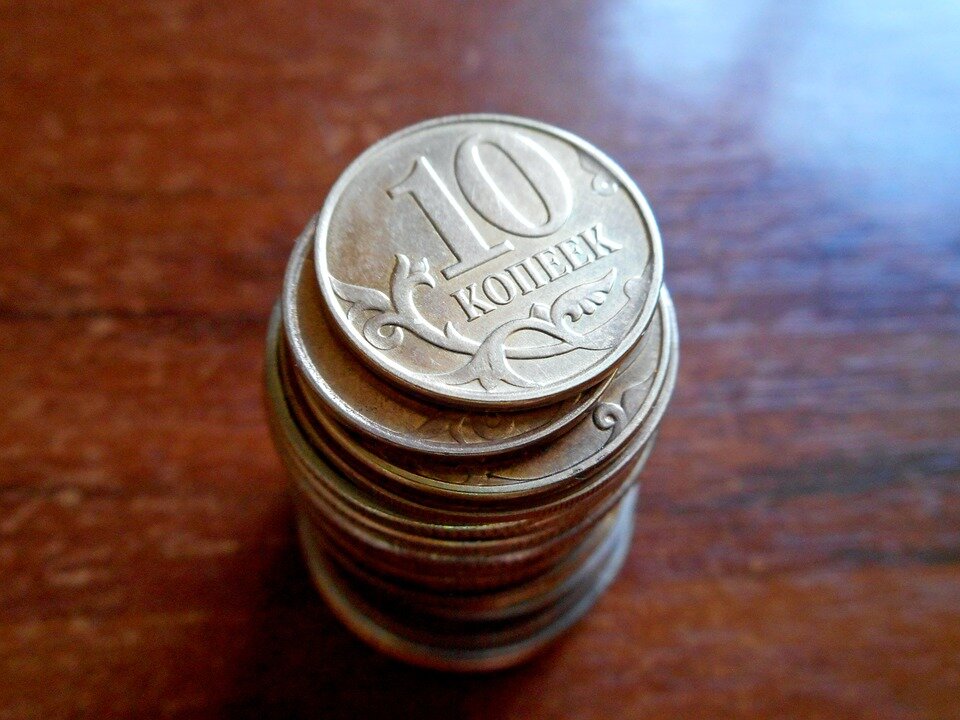 https://cdn.pixabay.com/photo/2017/06/17/20/39/coins-2413479_960_720.jpg