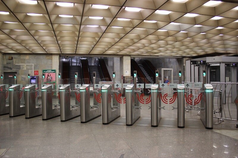 Теперь метро - за свой счет!