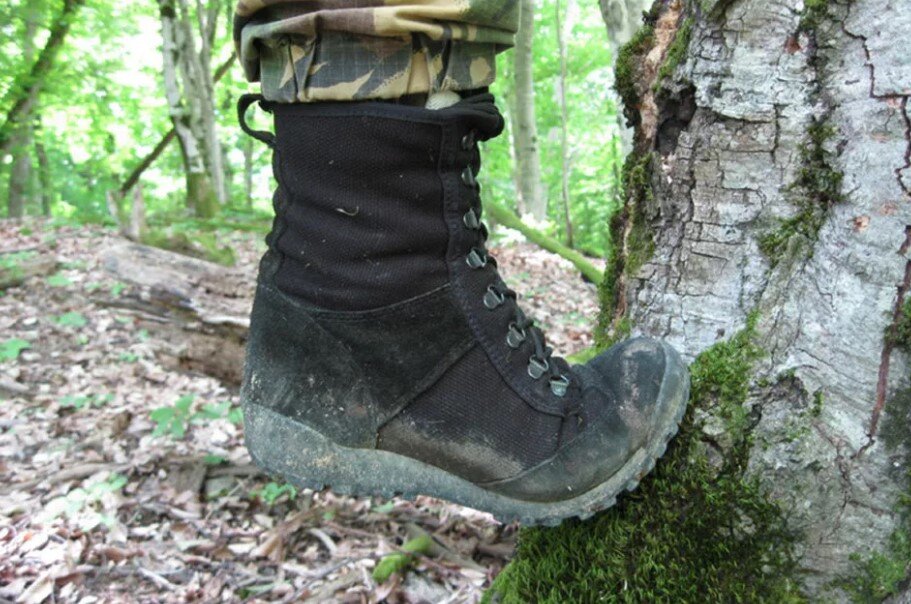 армейскими ботинками можно хоть сразу в лес, удобно и качественно
