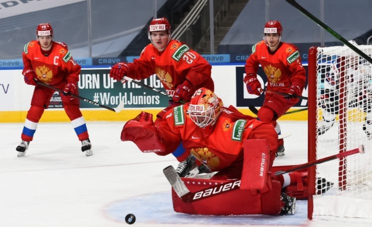 Ярослав Аскаров в матче с американцами. Фото: IIHF