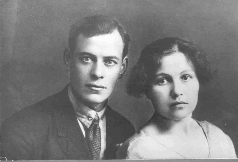 1919 г. Мои бабушка и дедушка.
