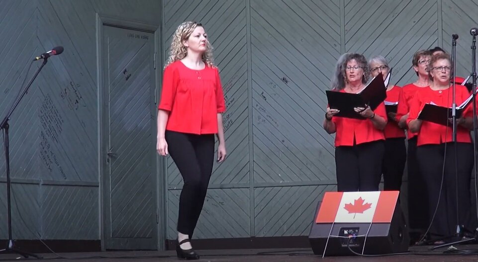 Танец делегации Канады на 3м международной Олимпиаде хоров, Рига, Латвия