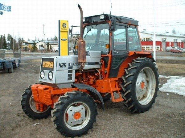 Кабина как на тракторе справа в начале статьи