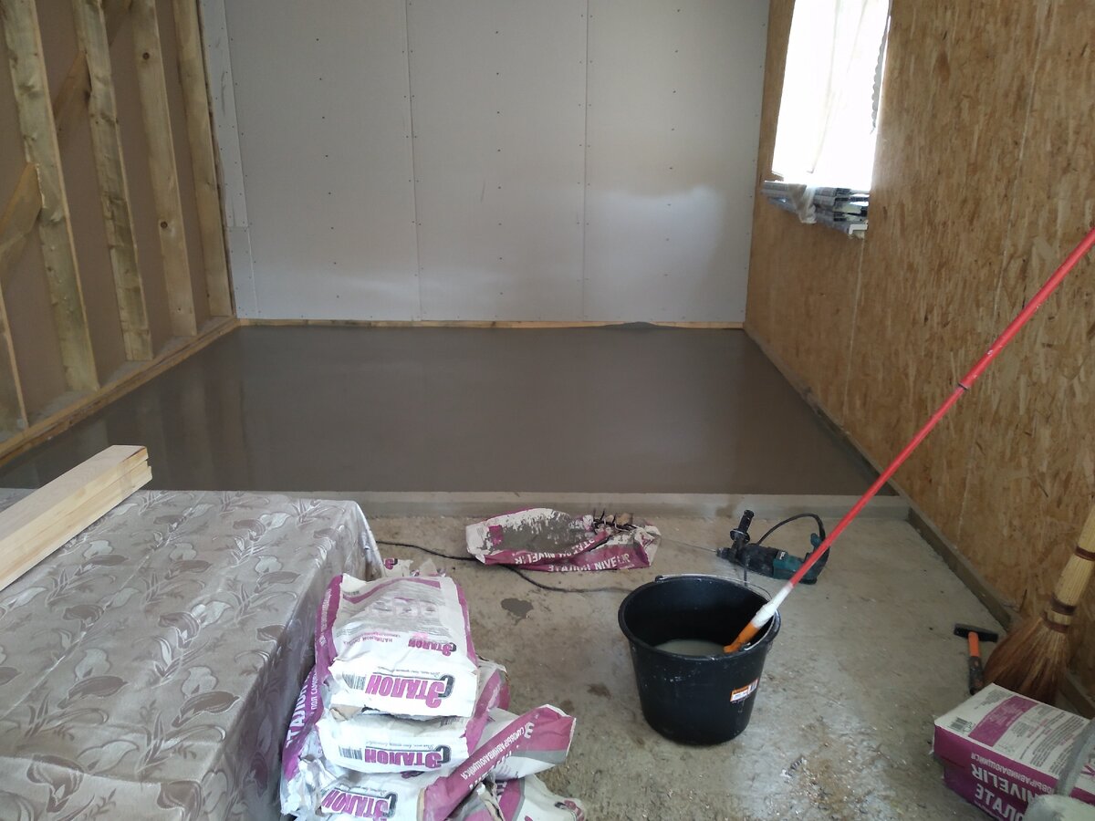 Вот так выглядит свежезалитым наливной пол 🤓