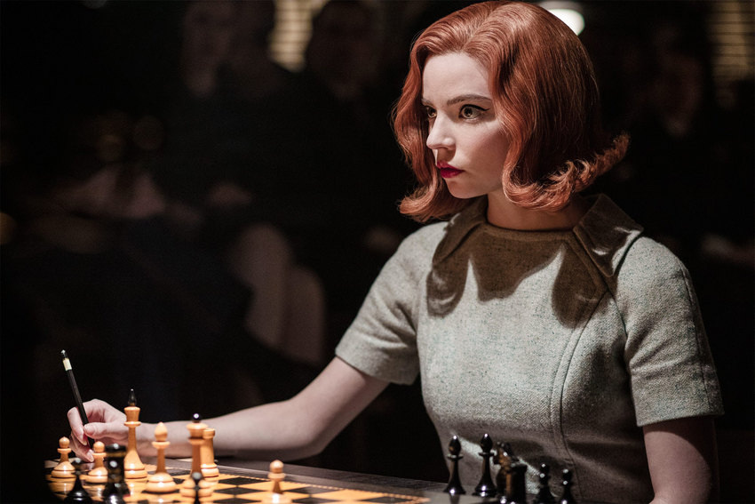 Кадр из сериала «Ход королевы». Аня Тейлор-Джой в роли Элизабет Хармон